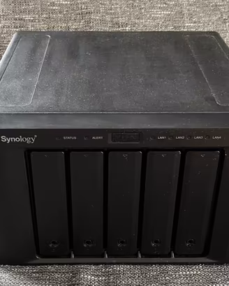 NAS SYNOLOGY 5 Baie Intel Dual-Core 3GB Ram DSM 7.
