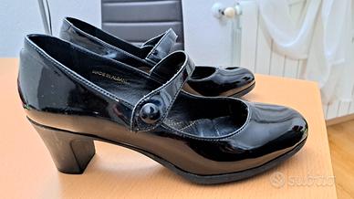 scarpa Bata elegante comoda 40 lucida