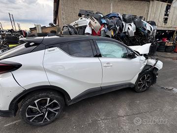 TOYOTA C-HR HYBRID RICAMBI USATI