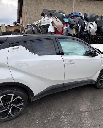 TOYOTA C-HR HYBRID RICAMBI USATI