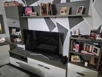 PARETE ATTREZZATA+SPARECCHIA TAVOLO+SPECCHIO