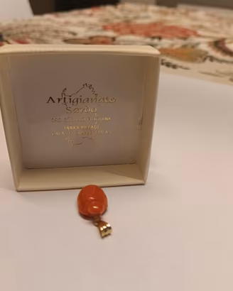 Ciondolo Tartaruga Corallo Oro 18K Scatola
