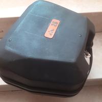 bauletto per scooter con  piastra universale