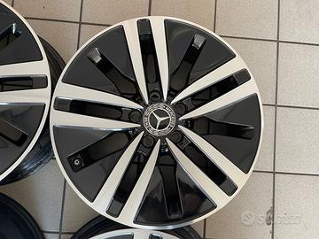 Cerchi in lega 17 originali mercedes  A B CLA