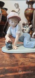 Statua Lladró Bimbo con Trenino