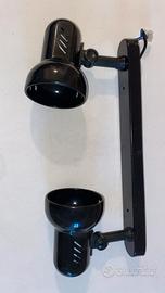 lampada da parete nera a due faretti