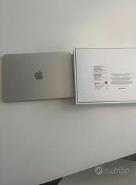 mac book air 13 m2 2024 con caricabatterie