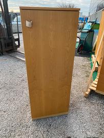 Armadio. Una anta  55 x 140 cm