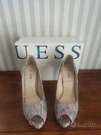 Scarpa Guess donna con tacco 