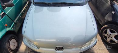 PEUGEOT 106 2000 COFANO ANTERIORE