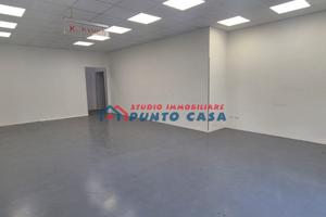 PRESSI VIA LIBICA - Loc. artigianale di 150 mq ca