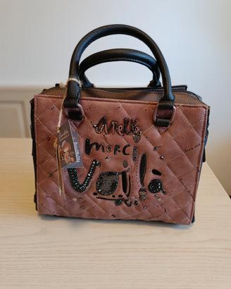 Borsa Anekke