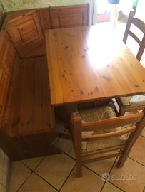 Tavolo sedie panca angolare in  legno