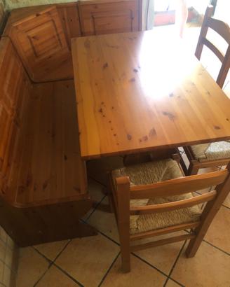 Tavolo sedie panca angolare in  legno