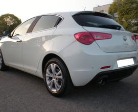 Alfa Giulietta 1.6 td, full, da vetrina