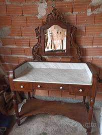 Mobili d antiquariato 