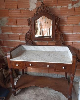 Mobili d antiquariato 