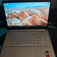 HP 14s Ryzen 5 / 8GB / SSD 512GB + Mouse + Borsa