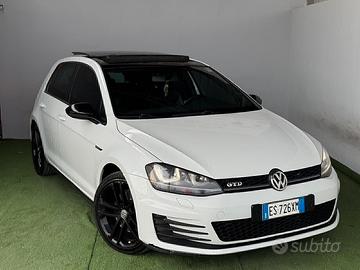 Volkswagen Golf 2.0 TDI DSG 5p. Highline BlueMotio