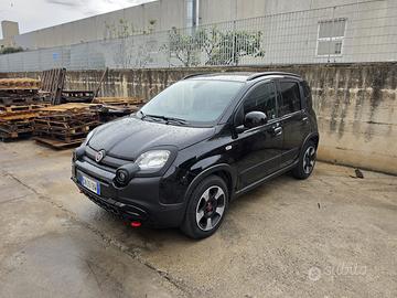 Fiat Panda Cross Hybrid nera