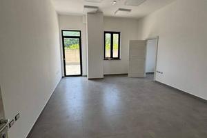 Immobile di 350 m² a San Marcellino