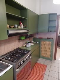 Cucina completa stile vintage verde