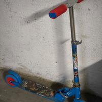 Monopattino per bambini Avengers