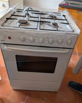 cucina con forno