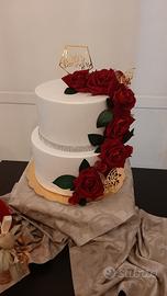 torta scenografica rose rosse