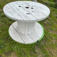 Bobina in legno bianca