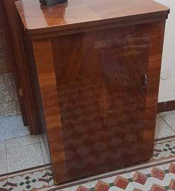 Macchina per cucire. Necchi