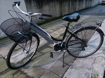 bici da 28 con cambio e cestino 