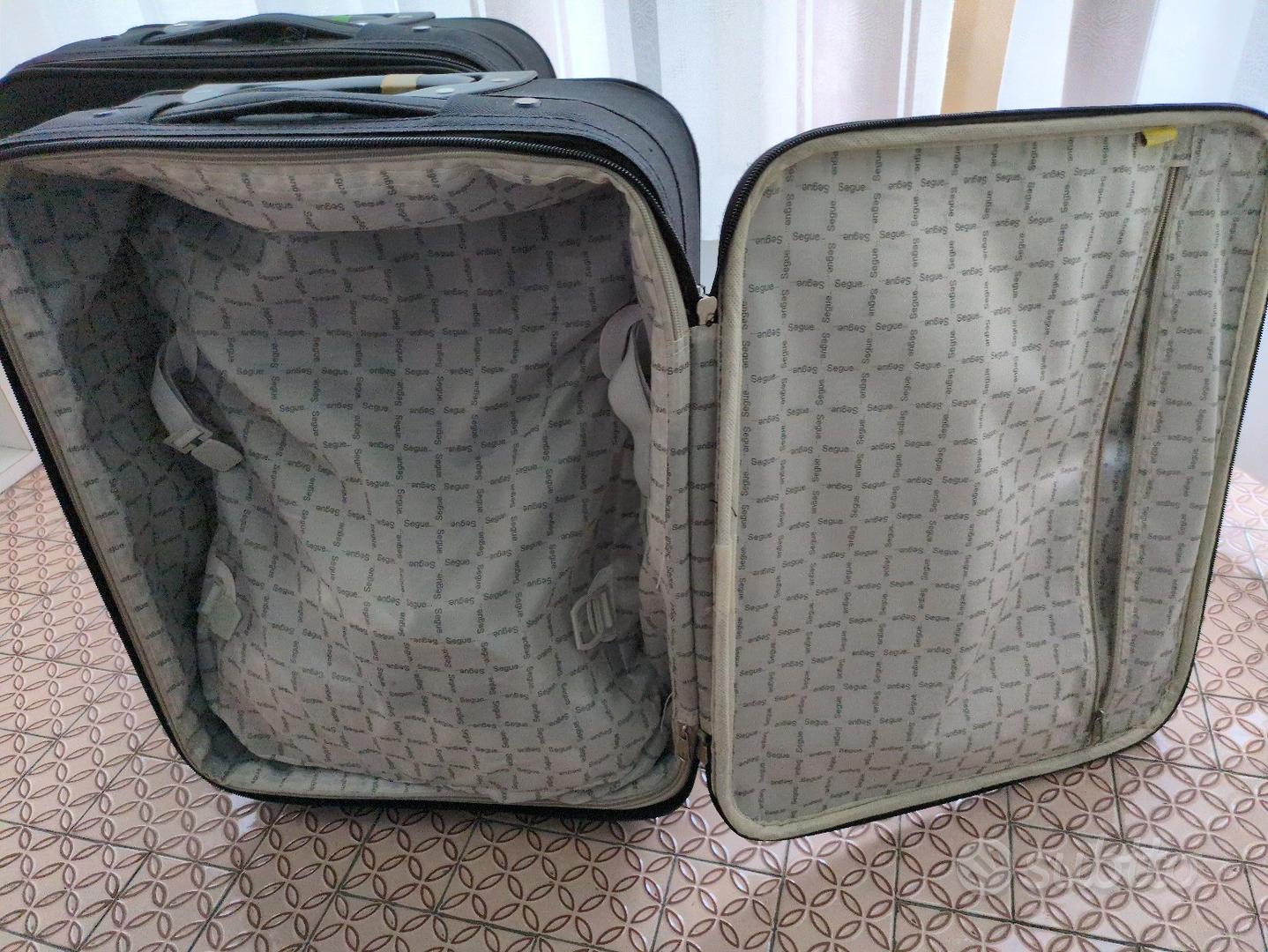 Set valigie 50 x 40 x 17 Abbigliamento e Accessori In vendita