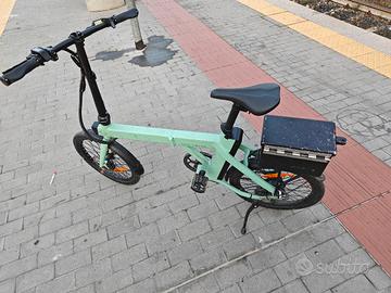 Bicicletta pieghevole elettrica