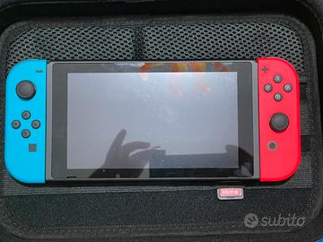 Nintendo Switch + 3 giochi e custodia