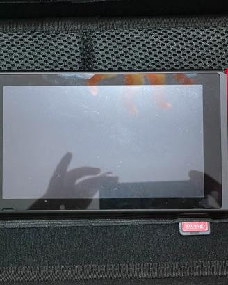 Nintendo Switch + 3 giochi e custodia
