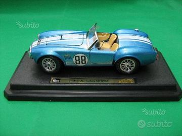 Burago m.italy Ford ac cobra 427 1-24 mint