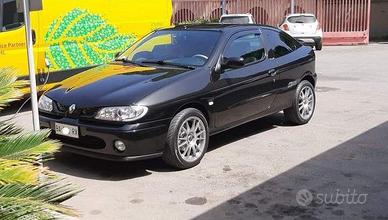 Megane Coach in versione Rallye Monte-Carlo