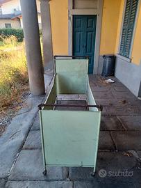Lettino vintage in metallo – Verde chiaro