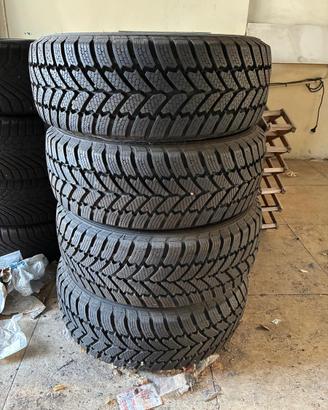 Gomme invernali Petlas PT935 235/65 R16 C