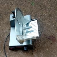 affettrice  in ordine 