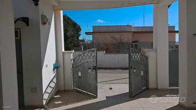 Pescoluse con posto auto interno a 250m spiaggia