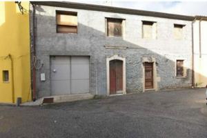 Villa su due piani indipendenti 250mq. Box auto