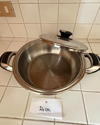 Pentola 24 cm con coperchio