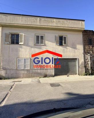 Appartamento di 93 m² con 3 locali e box auto a Mo
