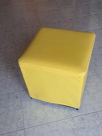 Pouf Ikea con portaoggetti