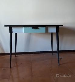 Tavolo Vintage Anni '50 in formica