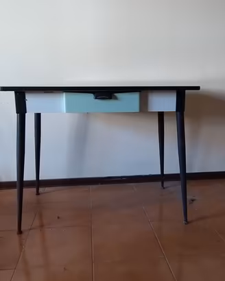 Tavolo Vintage Anni '50 in formica