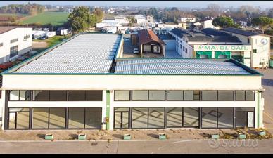 Prestigioso Capannone show-room ampie vetrine