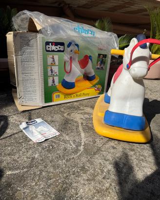Cavallo a dondolo chicco